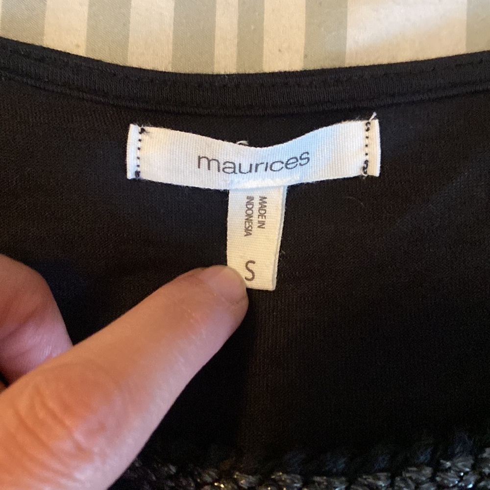Lot of Maurice’s tops - Picture 13 of 16